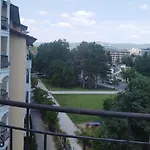 Avalon-high View Apartament *